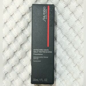 Shiseido Syncro Self- Refreshing Foundation in 330 Bamboo